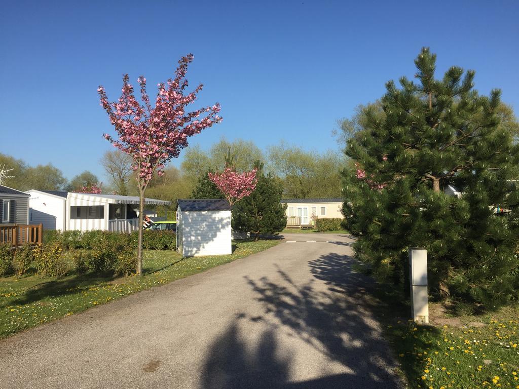 Camping Caravaning Les Cerisiers Berck Sur Mer Verton Exterior foto