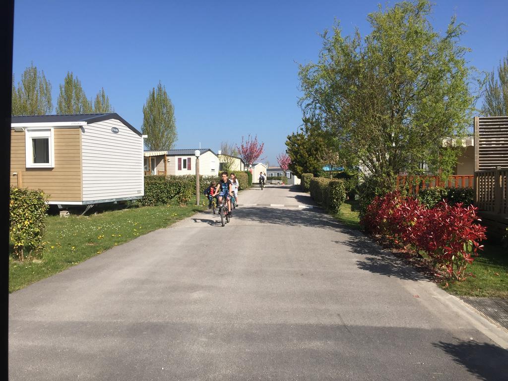Camping Caravaning Les Cerisiers Berck Sur Mer Verton Exterior foto