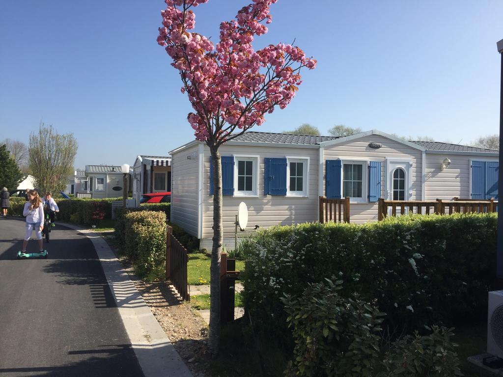 Camping Caravaning Les Cerisiers Berck Sur Mer Verton Exterior foto