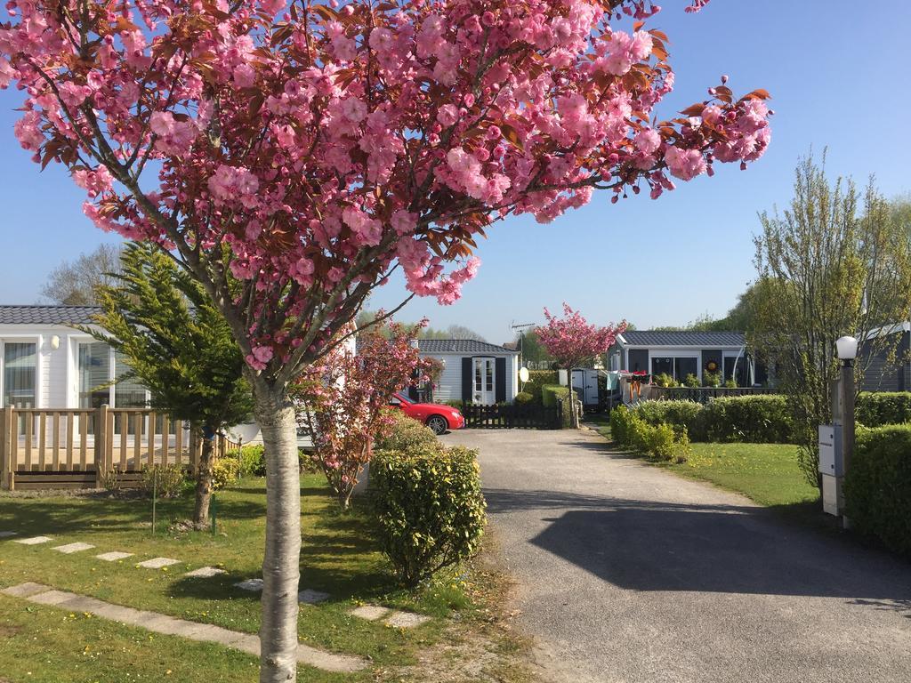 Camping Caravaning Les Cerisiers Berck Sur Mer Verton Exterior foto