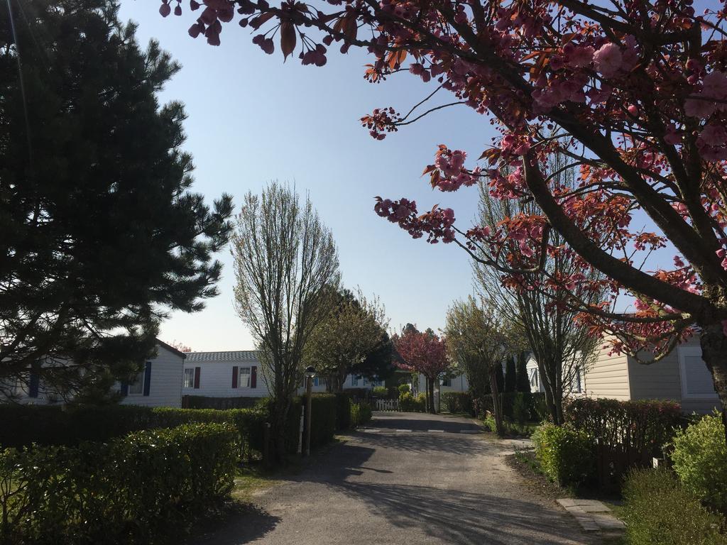 Camping Caravaning Les Cerisiers Berck Sur Mer Verton Exterior foto